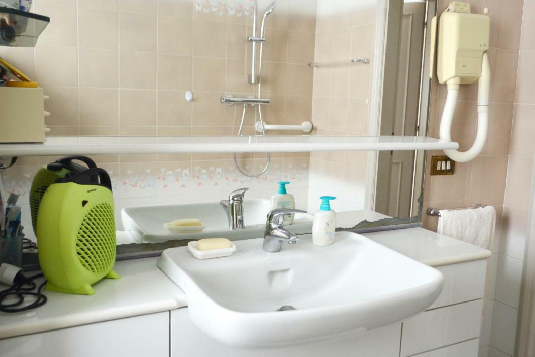 L'Alloggio Di Anna Maria Camera Con Bagno Privato Empoli Exterior photo